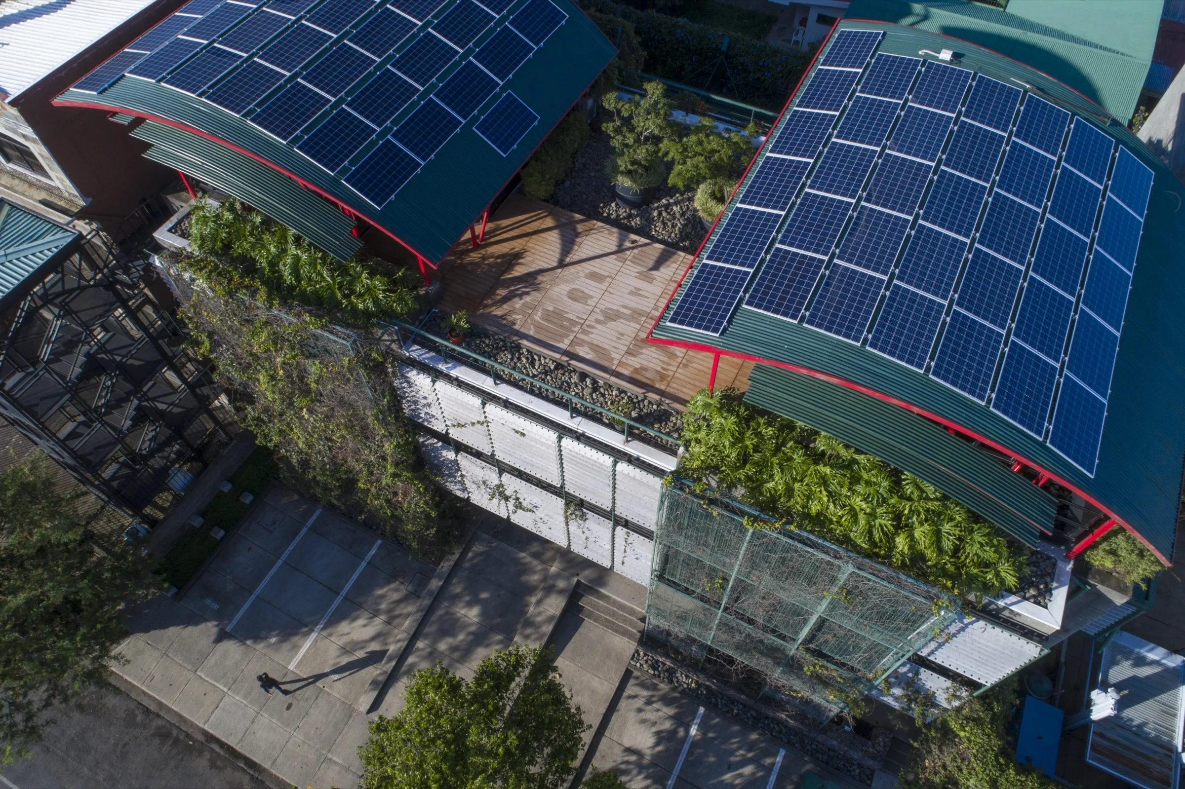 Proyecto Edificar con paneles solares en cubierta