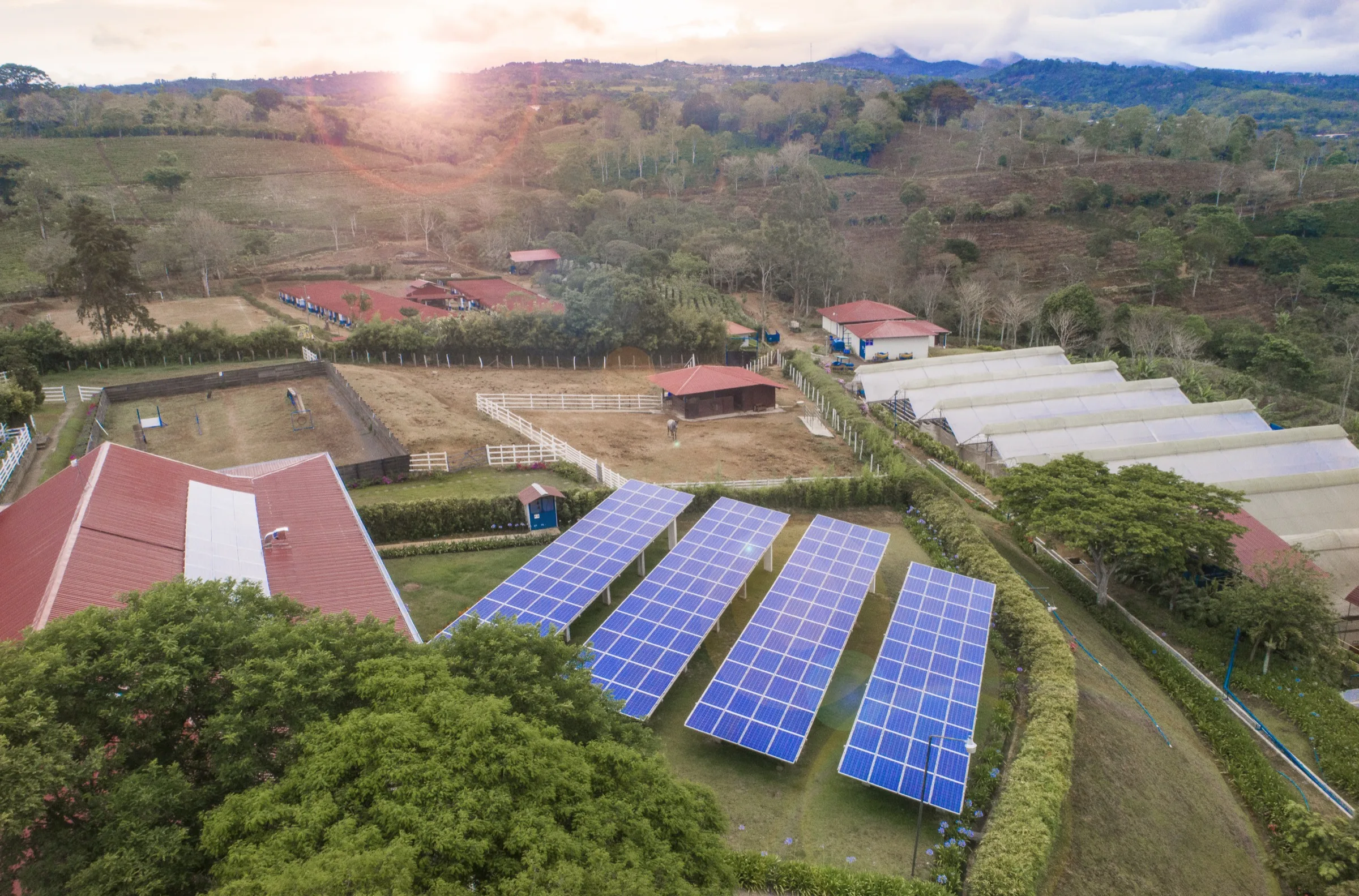 Proyecto Santa Anita con sistema solar